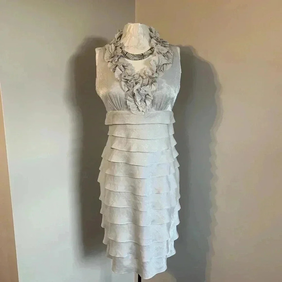 London Times Iridescent Shutter Pleat Dress - Picture 1 of 6